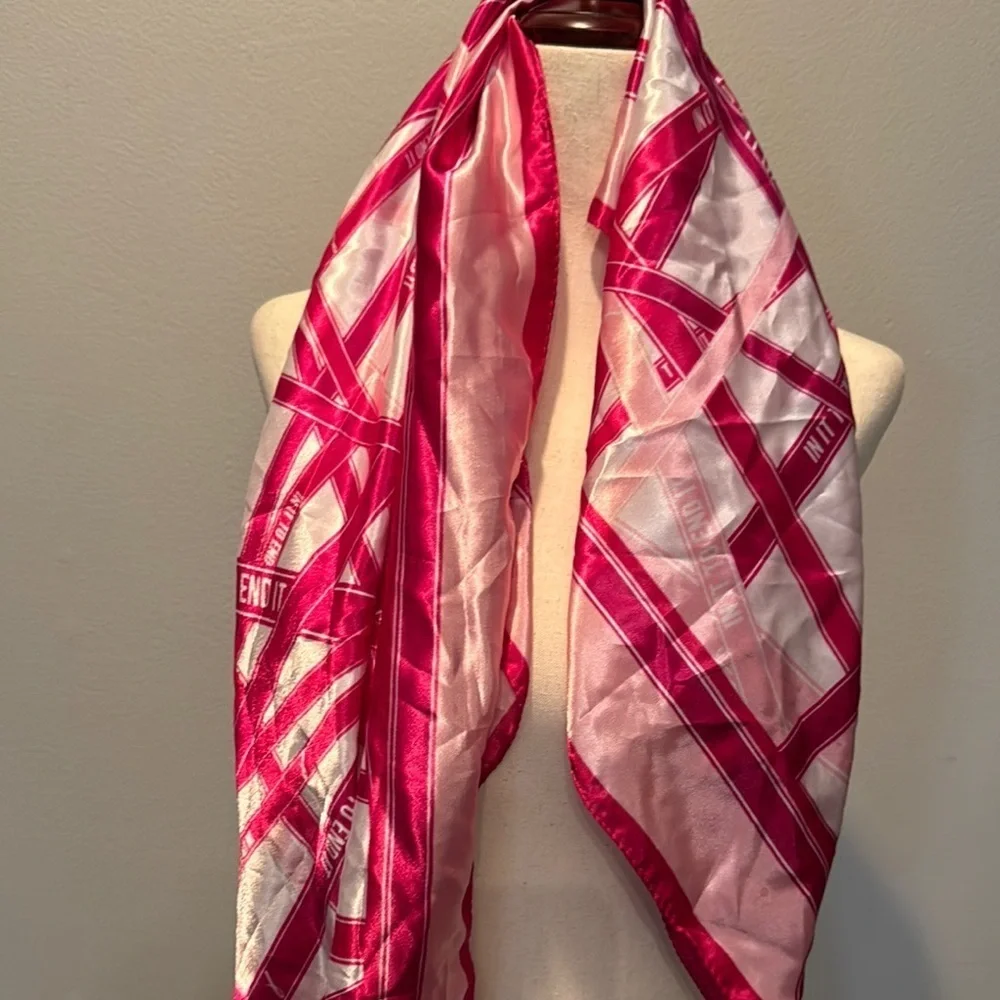 Avon vintage breast cancer in it to win it large satin scarf EUC